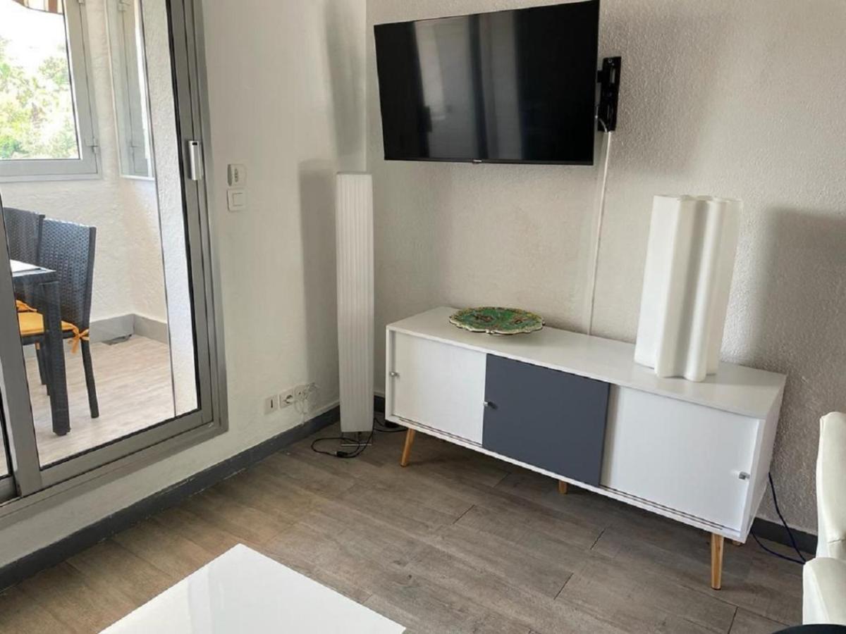 Entre St-Raphael Et St-Tropez. Studio Pieds Dans L'Eau, A Partir De 600 Euros/Semaine. Сен-Агулф Екстериор снимка